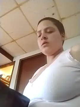wetandtightcoochie online show from May 10, 2026, 9:42 pm