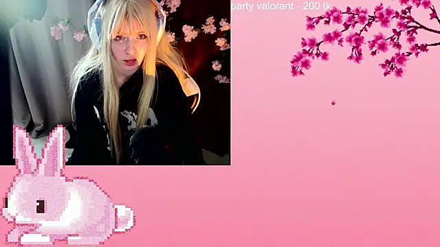 AmmiRinn online show from May 18, 2026, 7:36 am