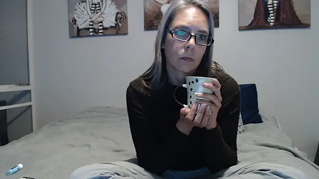 blondiesin50 online show from June 21, 2026, 4:48 am