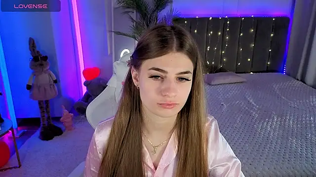 Dayana Mood online show from May 8, 2026, 7:03 am