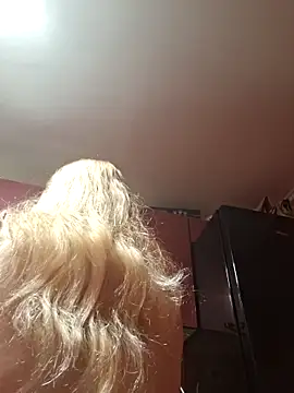 BlondyWifey online show from May 3, 2026, 8:26 pm