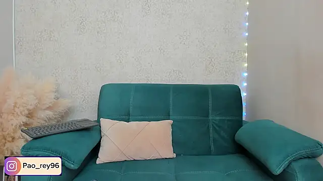 paolarey online show from April 25, 2026, 12:13 am