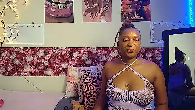 Snapshot of EnchantingLisa chatting on May 21, 2026, 6:37 pm EnchantingLisa online show from May 21, 2026, 6:37 pm