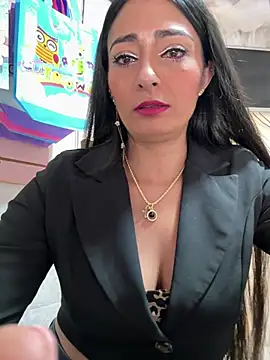 IsabellaMariet online show from June 9, 2026, 2:39 pm