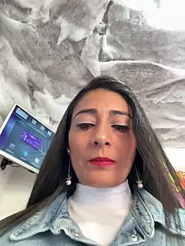 IsabellaMariet online show from June 10, 2026, 2:49 pm