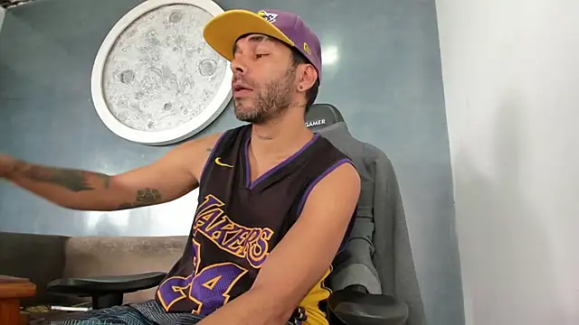 kevin collins76 online show from April 29, 2026, 6:47 pm