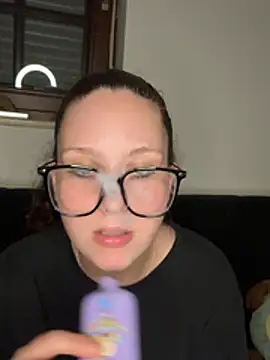 CuteBeaX online show from June 2, 2026, 6:43 pm