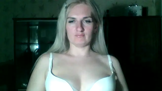 MartaHaze online show from May 13, 2026, 6:49 pm