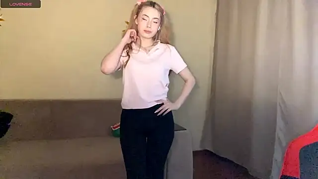 Snapshot of JacquiKelder chatting on May 13, 2026, 1:08 pm JacquiKelder online show from May 13, 2026, 1:08 pm