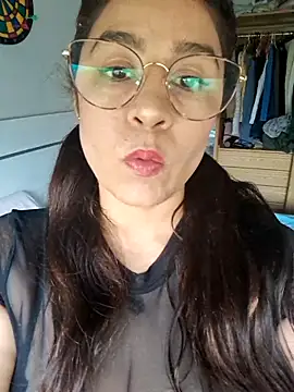 charloteone online show from April 29, 2026, 1:37 pm