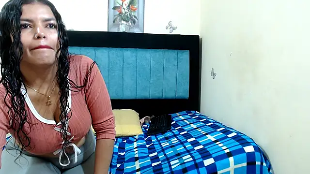 LUCYXS1 online show from May 26, 2026, 11:50 am