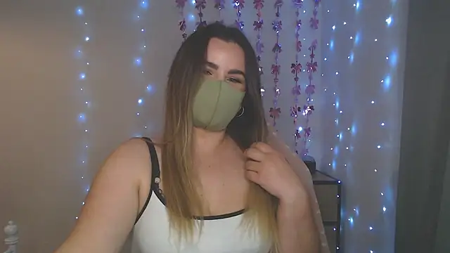 MillaVelvet online show from May 6, 2026, 11:59 am
