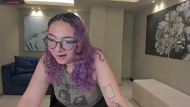 LoiseHarper online show from May 9, 2026, 6:57 pm