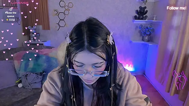 mia smoke  online show from June 2, 2026, 12:07 pm