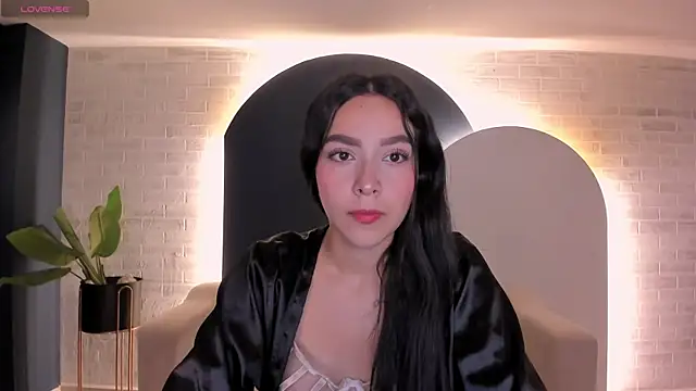 SophieKiss1 online show from May 30, 2026, 7:33 pm