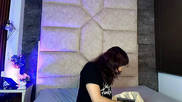 Divine      online show from June 20, 2026, 8:55 pm