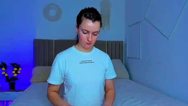 Cutie blushh online show from May 27, 2026, 12:13 pm
