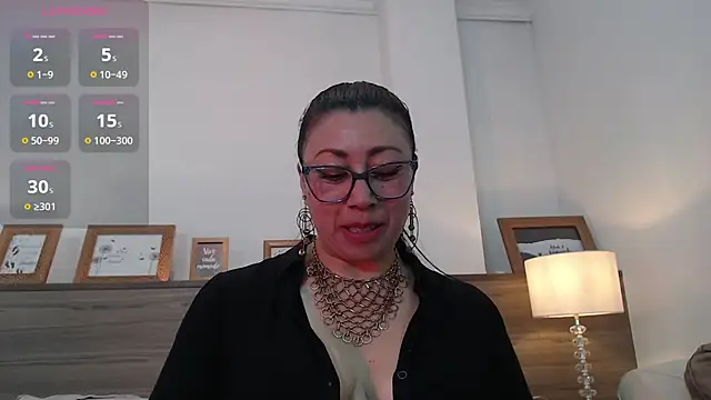 Snapshot of FranciscaVera chatting on May 28, 2026, 7:33 pm FranciscaVera online show from May 28, 2026, 7:33 pm