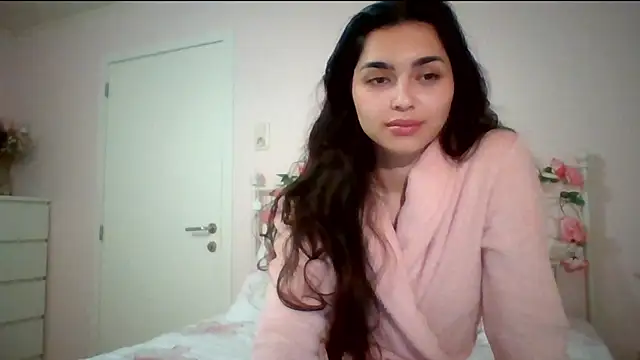 yourbella37 online show from May 10, 2026, 7:41 pm