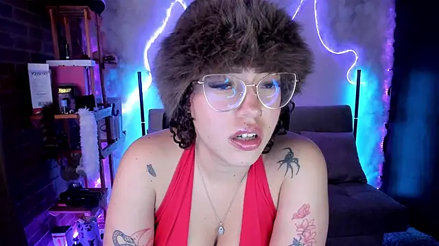 Snapshot of liz_martins1 chatting on May 15, 2026, 10:50 pm liz martins1 online show from May 15, 2026, 10:50 pm