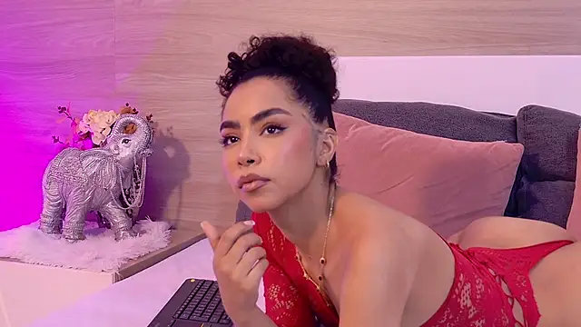 TamaraMontiel online show from May 11, 2026, 2:45 pm