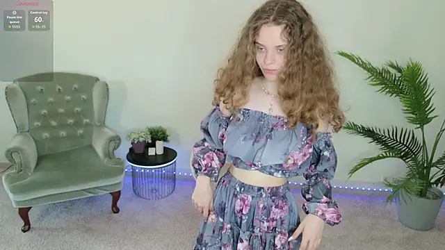 Mila Stain online show from June 12, 2026, 7:29 am