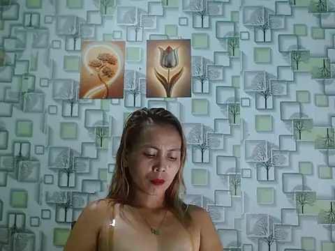 Sweet Crystal69 online show from May 10, 2026, 6:46 pm