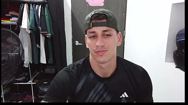 RaulRico online show from May 10, 2026, 11:32 pm