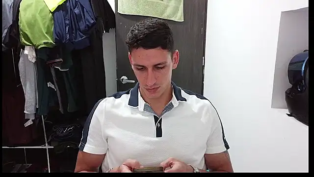 RaulRico online show from May 17, 2026, 4:10 am