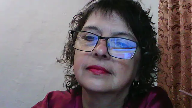 ElizabethGorden online show from June 7, 2026, 4:05 am