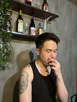 xanderalex13 online show from May 13, 2026, 5:27 am