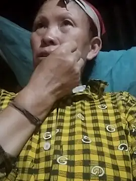 yeuanh1 online show from May 14, 2026, 1:18 pm
