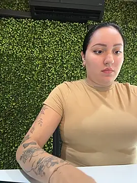 Slvarez online show from June 15, 2026, 9:06 pm