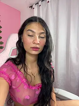 Snapshot of melody_flowers18 chatting on May 20, 2026, 2:40 am melody flowers18 online show from May 20, 2026, 2:40 am