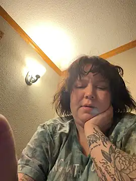 LilithNyxx online show from May 7, 2026, 5:35 am