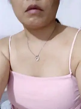 huifei912 online show from June 18, 2026, 1:04 pm