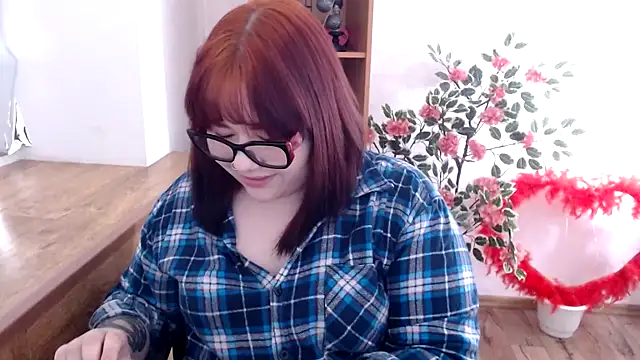 KarolinasHot online show from June 17, 2026, 5:03 pm