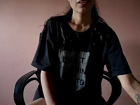 Sexyrossy7 online show from June 16, 2026, 8:17 am