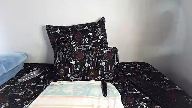 Snapshot of WhiteBunny_JJ chatting on May 29, 2026, 1:53 pm WhiteBunny JJ online show from May 29, 2026, 1:53 pm