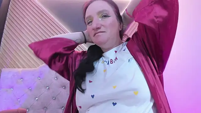CloeMature online show from June 18, 2026, 9:47 am