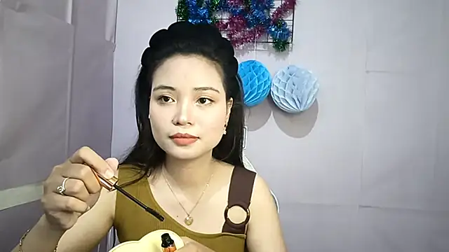 FerminaBoutwell online show from June 3, 2026, 11:13 am