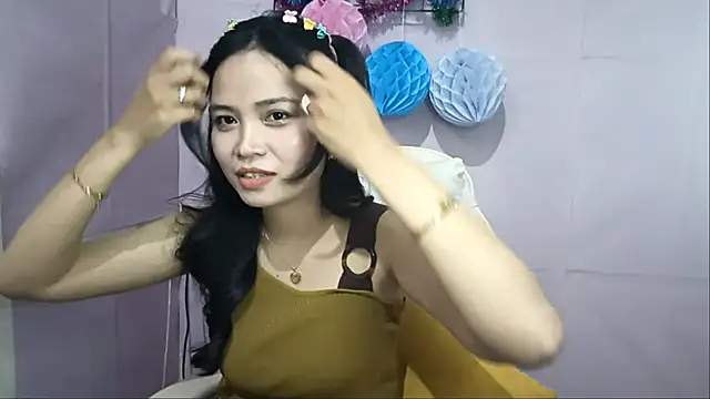 FerminaBoutwell online show from June 3, 2026, 2:33 pm