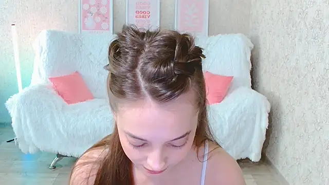 Snapshot of SiennaMia chatting on June 9, 2026, 8:48 am SiennaMia online show from June 9, 2026, 8:48 am