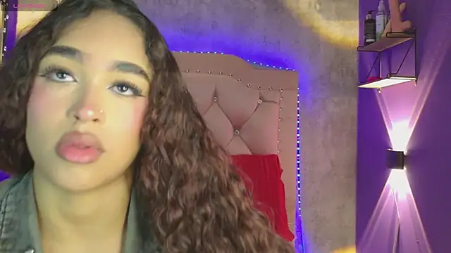CamilaFlirt online show from June 4, 2026, 6:58 pm