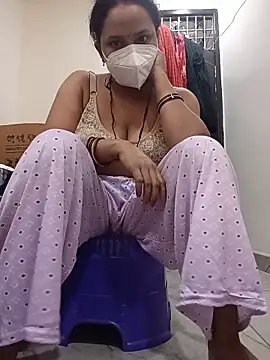Snapshot of riya1-cam chatting on May 15, 2026, 9:49 am riya1-cam online show from May 15, 2026, 9:49 am