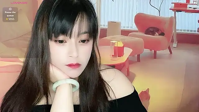 Xiaoting13 online show from May 29, 2026, 5:27 am