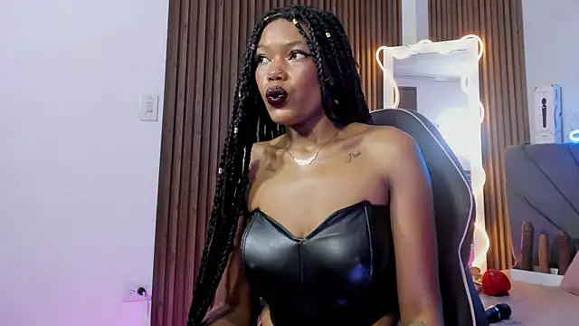 CRISTALBROKE TAY online show from June 5, 2026, 7:19 pm