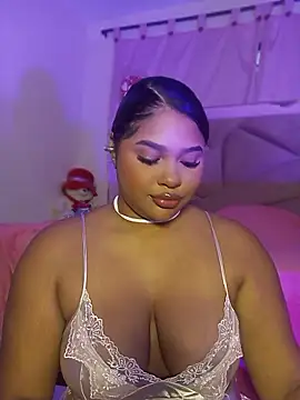 Snapshot of helenassnow chatting on June 6, 2026, 2:44 pm helenassnow online show from June 6, 2026, 2:44 pm