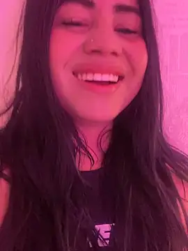 zoe martinez online show from June 3, 2026, 6:13 pm
