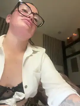 CelesMailen online show from June 7, 2026, 11:52 pm